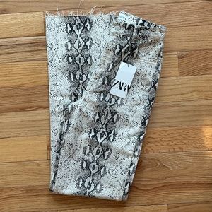 ZARA- The 90s Wide Leg Jean